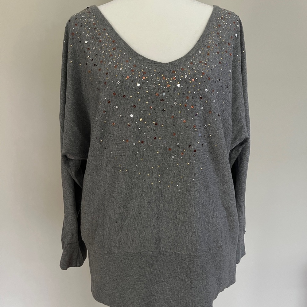 White House Black, NWT, Market Gray Sequin Embellished Top